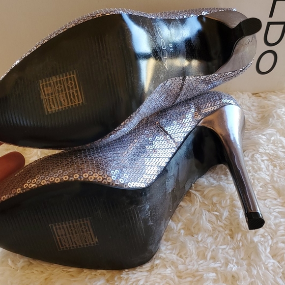 Sequins 👠 heels - Picture 4 of 7